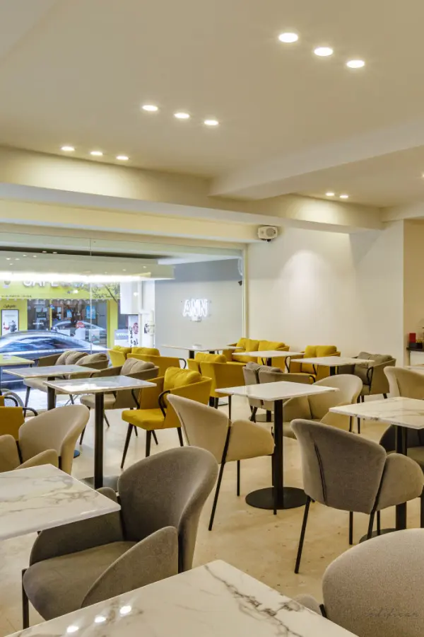 전면유리 스트리트뷰 모던카페 인테리어